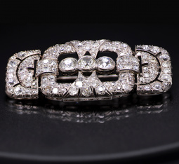 ART DECO DIAMOND PLATINUM BROOCH | 6.8 CTS TW OF HIGH QUALITY DIAMONDS